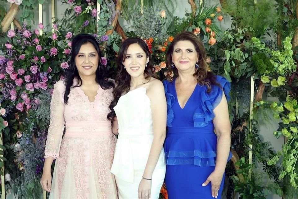 Alejandra Moncada de Montemayor, Ana Montemayor y Tere Rico Cid