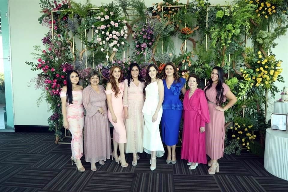 Diana Carreño, Yolanda Rodríguez, María José Rodríguez, Alejandra Carreño de Montemayor, Ana Montemayor Carreño, Tere Rico Cid, , y Edna Lozano
