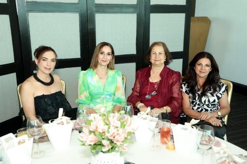 Sandra Cantú de Fuenets, Marcela Guajardo de Elizondo, Florencia Guajardo y Nora Zambrano