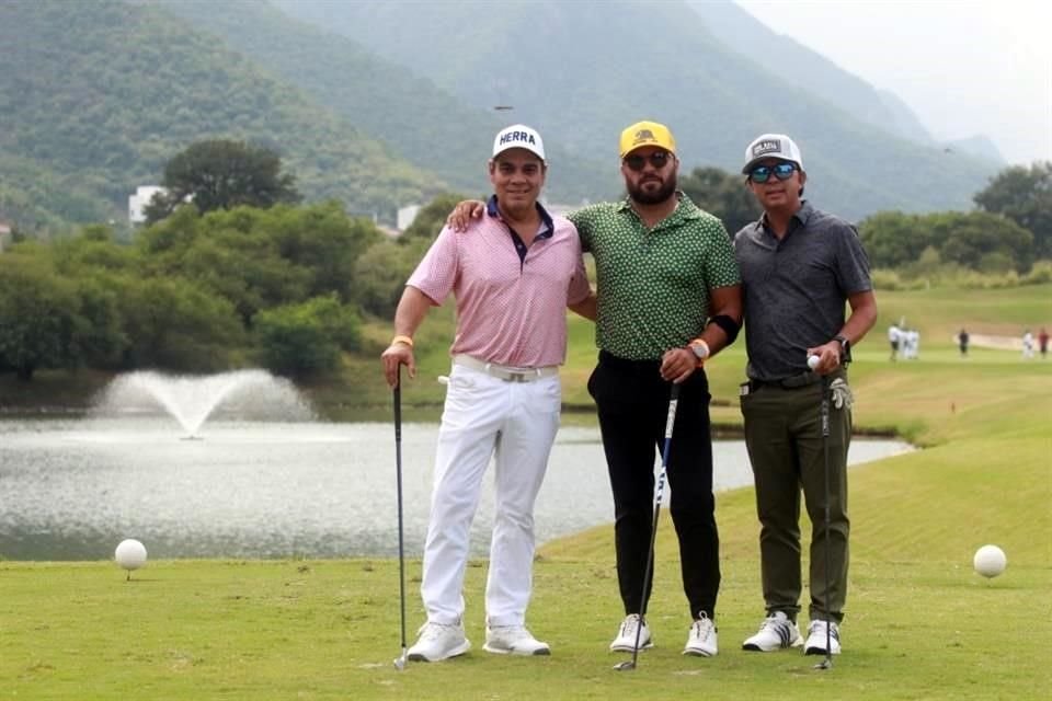 Rolando Navarro Ortega, Iván González y Guillermo Chow Lee