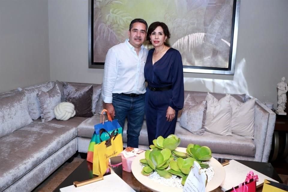 David Guillén Zúñiga y Élida Rocío Manzano de Guillén
