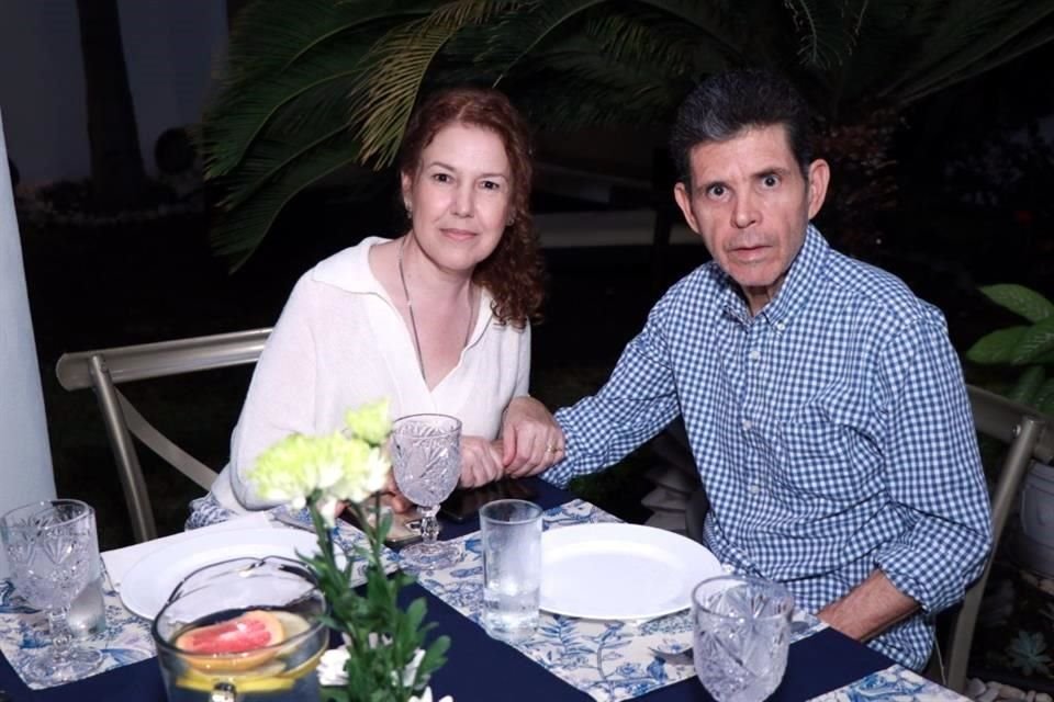 Maribel Silva y Adalberto Cavazos
