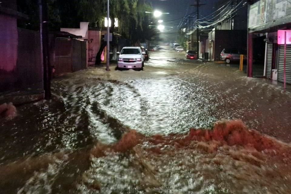 Así se encuentra la calle Plutarco Elías Calles, en la Colonia Tampiquito, en San Pedro.