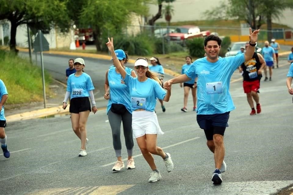 Adrián García Iza y Paola Martínez