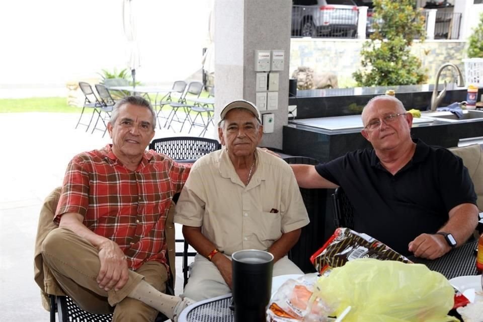 Óscar Villagrán Valdez, Humberto García Gutiérrez y Javier Montfort