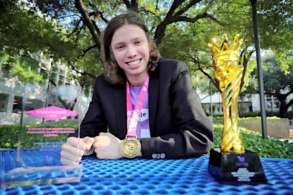 Ángel González Ramírez es el desarrollador del proyecto ganador.
