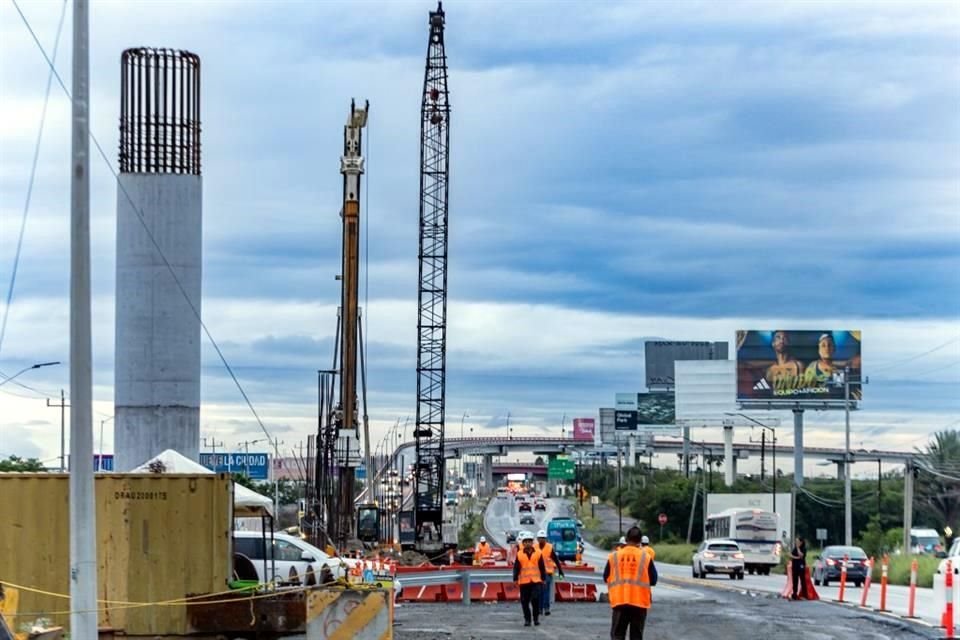 El Gobernador Samuel García afirmó que se está trabajando 24 horas al día en las líneas 4 y 6 del Metro.