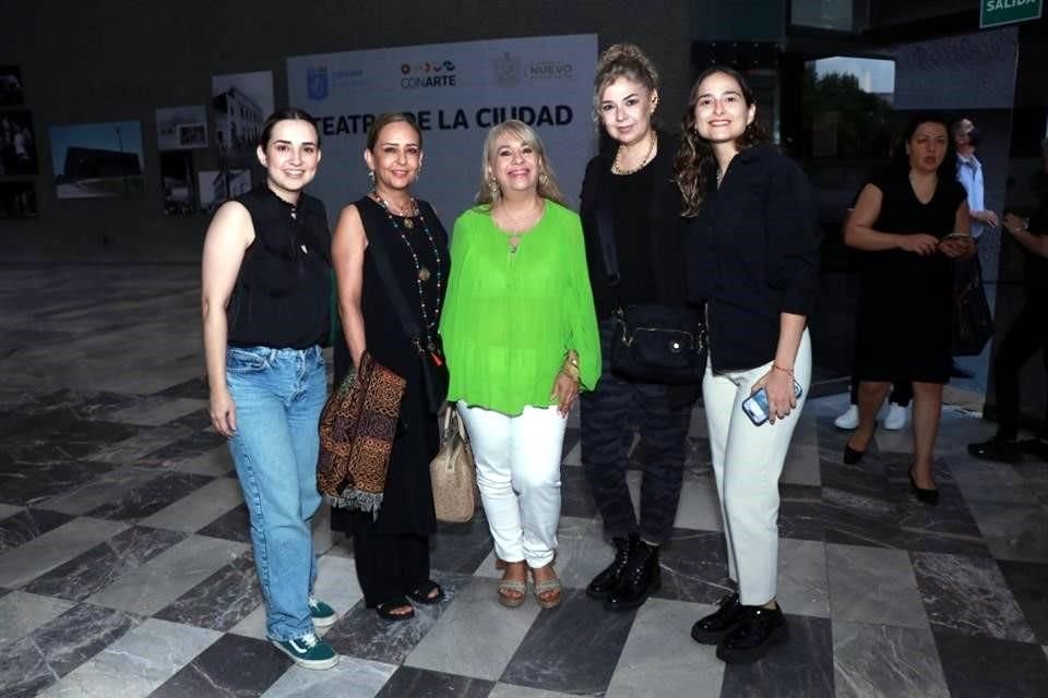 Rosalinda Oceguera, Rosalinda Martínez, Laura Maribel Garza, Claudia Riojas y Estefanía Martínez