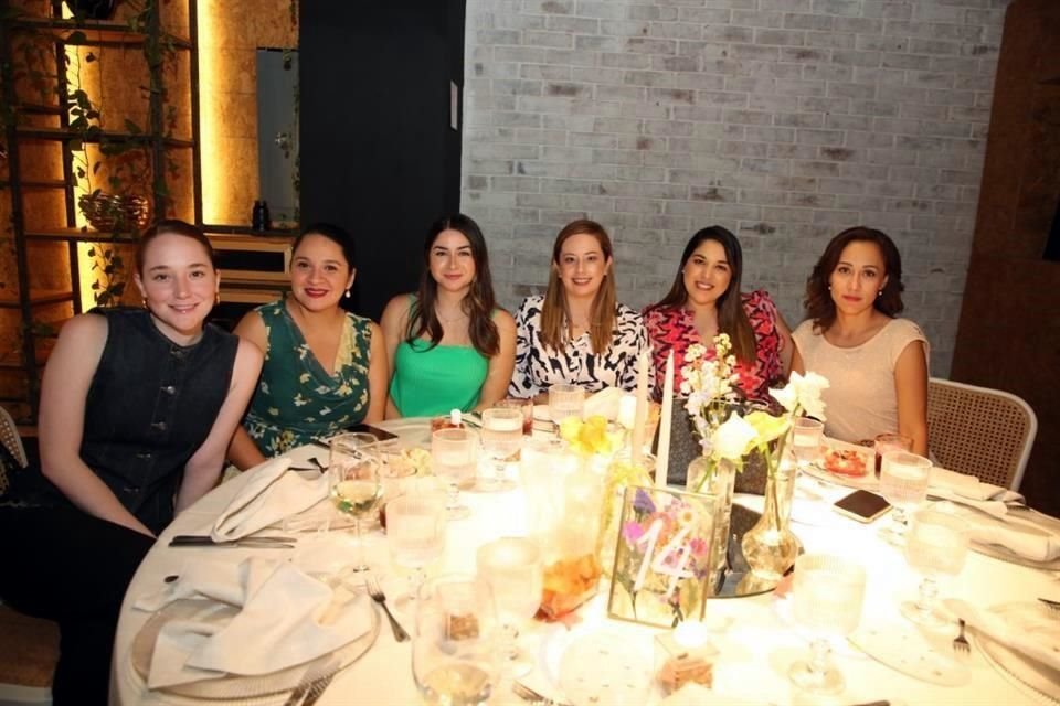Ana Luisa Sepúlveda, Gaby Sánchez, Gaby García, Lizeth Camacho, Nallely Flores y Cinthia Badillo
