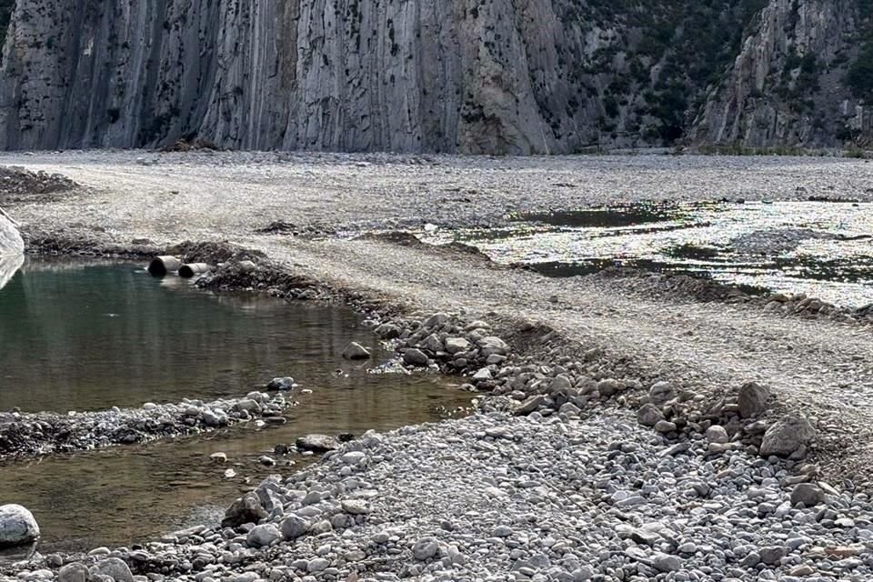 Sólo personas que vivan en el Parque Ecológico podrán entrar.