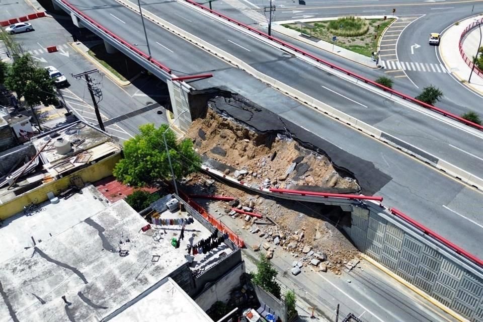 Equipo de Mauricio Fernández anuncia que la constructora Dycusa, que construyó el puente de Morones Prieto, asumirá parte de reconstrucción.