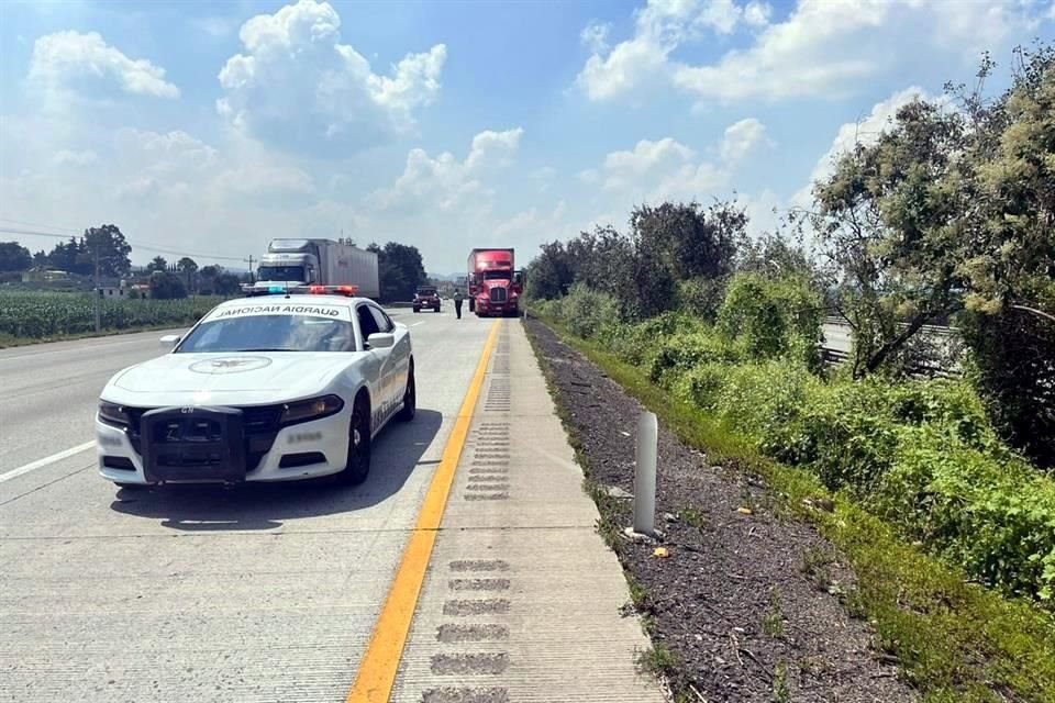 Con apoyo del sistema de localización satelital se dio seguimiento al camión robado, el cual fue localizado en estado de abandono en la México-Querétaro.