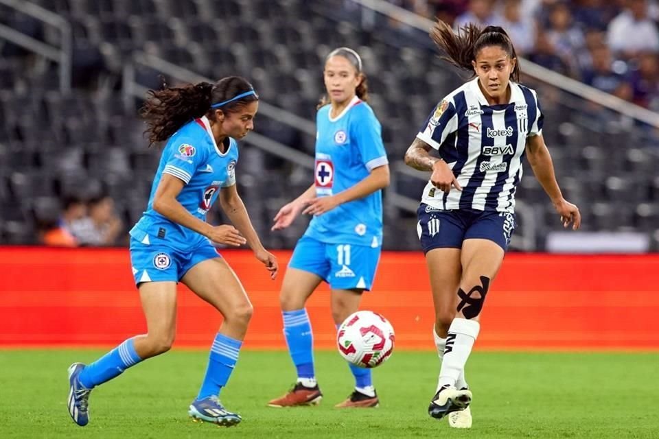 Rayadas venció con lo mínimo 1-0 a Cruz Azul Femenil para llegar a 24 unidades y mantenerse en tercer lugar; la próxima fecha se medirán con Tigres Femenil.