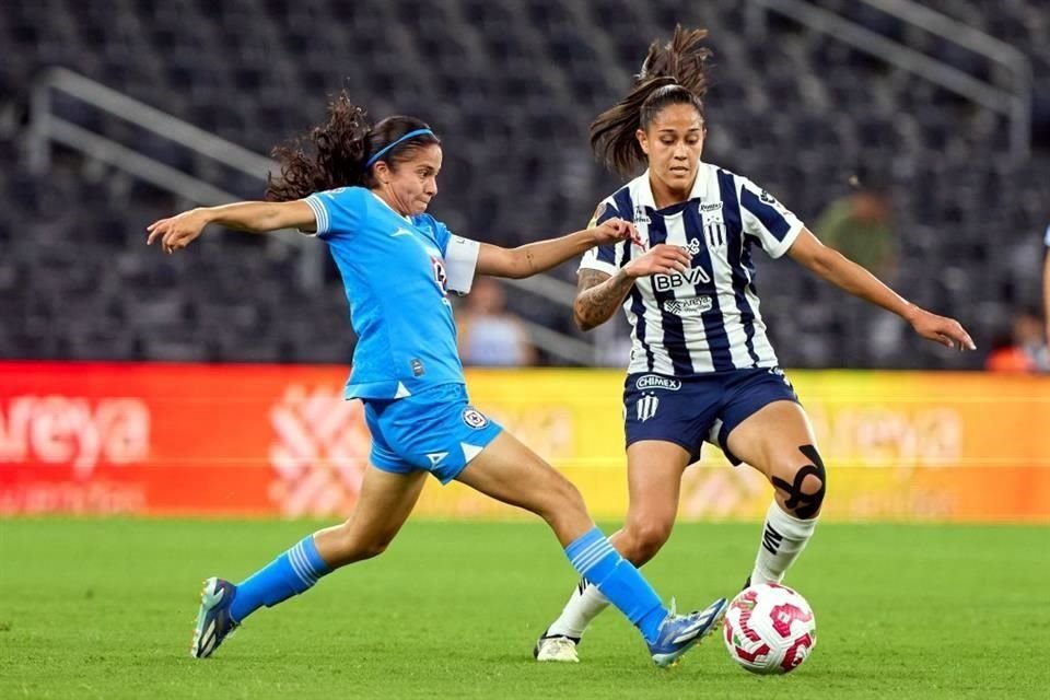 Rayadas venció con lo mínimo 1-0 a Cruz Azul Femenil para llegar a 24 unidades y mantenerse en tercer lugar; la próxima fecha se medirán con Tigres Femenil.