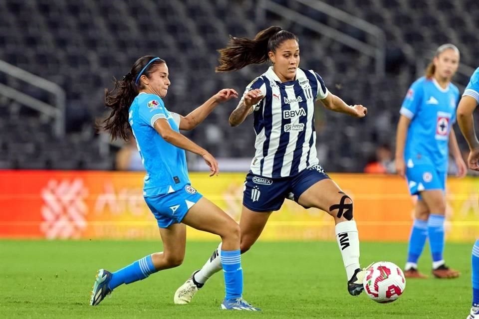 Rayadas venció con lo mínimo 1-0 a Cruz Azul Femenil para llegar a 24 unidades y mantenerse en tercer lugar; la próxima fecha se medirán con Tigres Femenil.