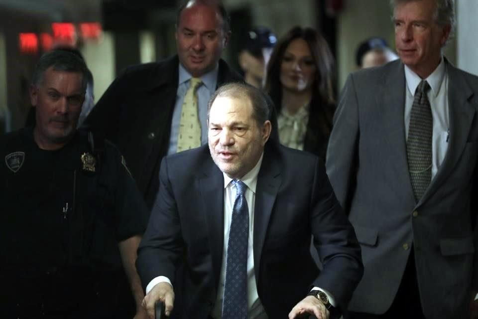 La emergencia médica se produce justo cuando Weinstein, de 72 años, tenía planeado comparecer esta semana ante un tribunal de Nueva York.