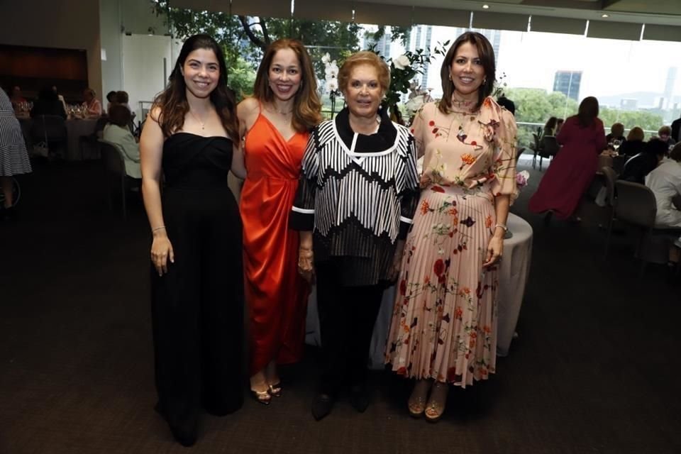 Rebeca García Martínez, Sofía Martínez de Benítez, Rebeca Gómez de Martínez y Rebeca Martínez de García