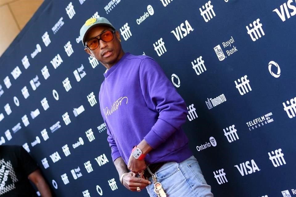 El cantautor Pharrell Williams pasó un trago amargo durante la presentación de su película biográfica hecha con Lego, 'Piece by Piece', en el Festival Internacional de Cine de Toronto.