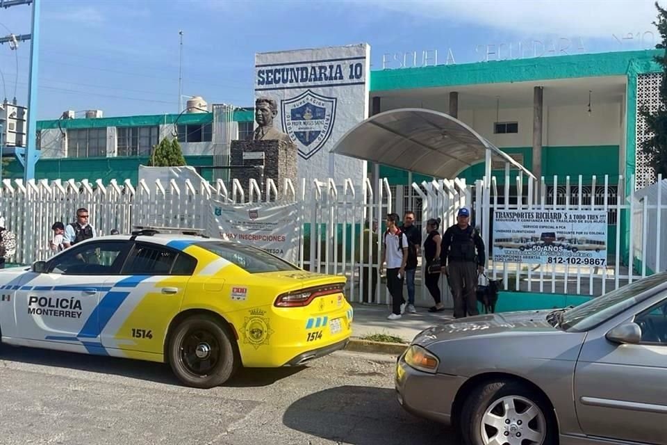 Una amenaza publicada en redes sociales causa movilización de autoridades en la Secundaria 10, en Monterrey, donde se descartaron riesgos.