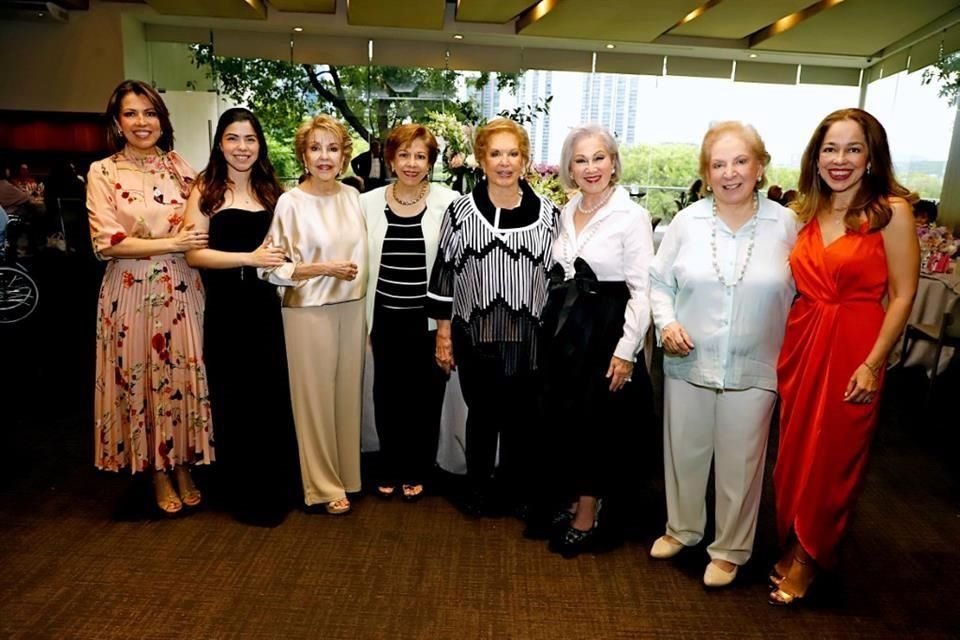 Rebeca Martínez de García, Rebeca García Martínez, Alicia Margarita Martínez de Lozano, Queta Martínez de Escobedo, LA FESTEJADA, Catalina Sada de García y Mercedes Elizondo de Martínez