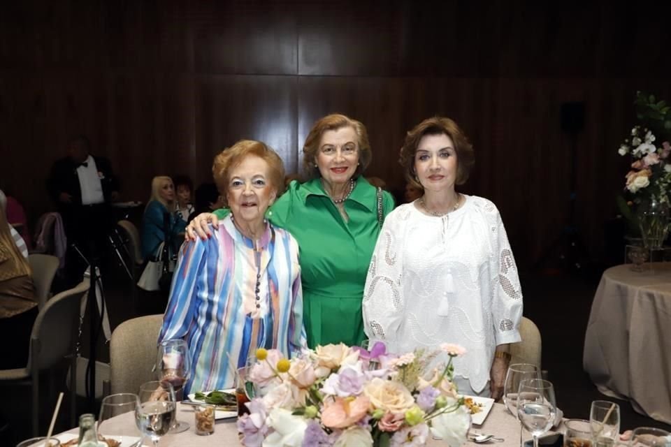 Margarita Elizondo de Belden, Patricia Bortoni de Rodríguez y Celina Gámez de Levy