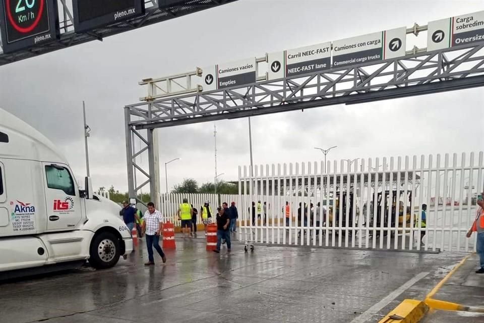 La Aduana de Nuevo Laredo señaló que se espera que, tras las reparaciones, las operaciones en los módulos de importación puedan reanudarse con normalidad, aunque aún no se anunció una fecha exacta.