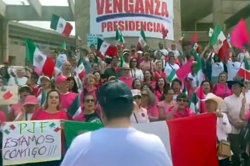 Trabajadores del Poder Judicial de la Federación se manifestaron este domingo en el Palacio Judicial de San Lázaro.