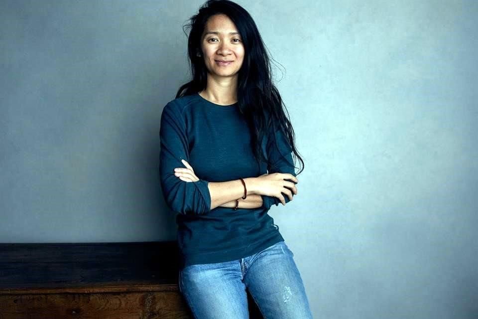 Chloe Zhao, la directora de 'Nomadland', aún no está lista para hacer una cinta sobre su infancia en China.