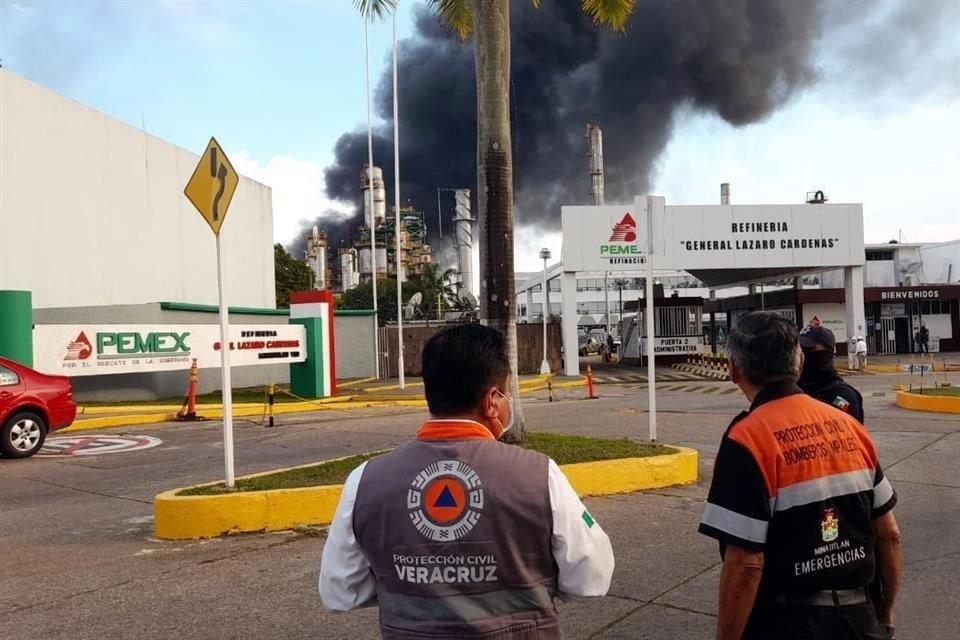 Protección Civil estatal y municipal, Sedena, Guardia Nacional y Policía Municipal arribaron a la zona del siniestro.