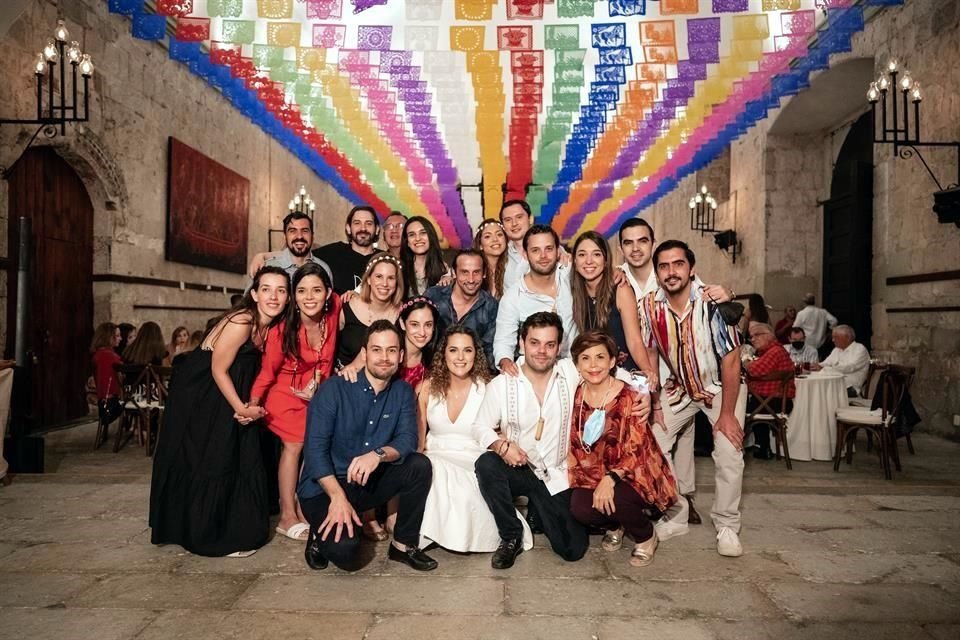 La pareja con primos del novio