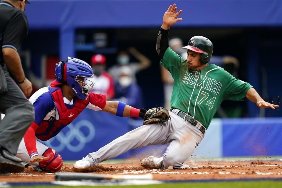 Así sacaron en el home a Isaac Rodríguez en lo que pudo ser la del empate.