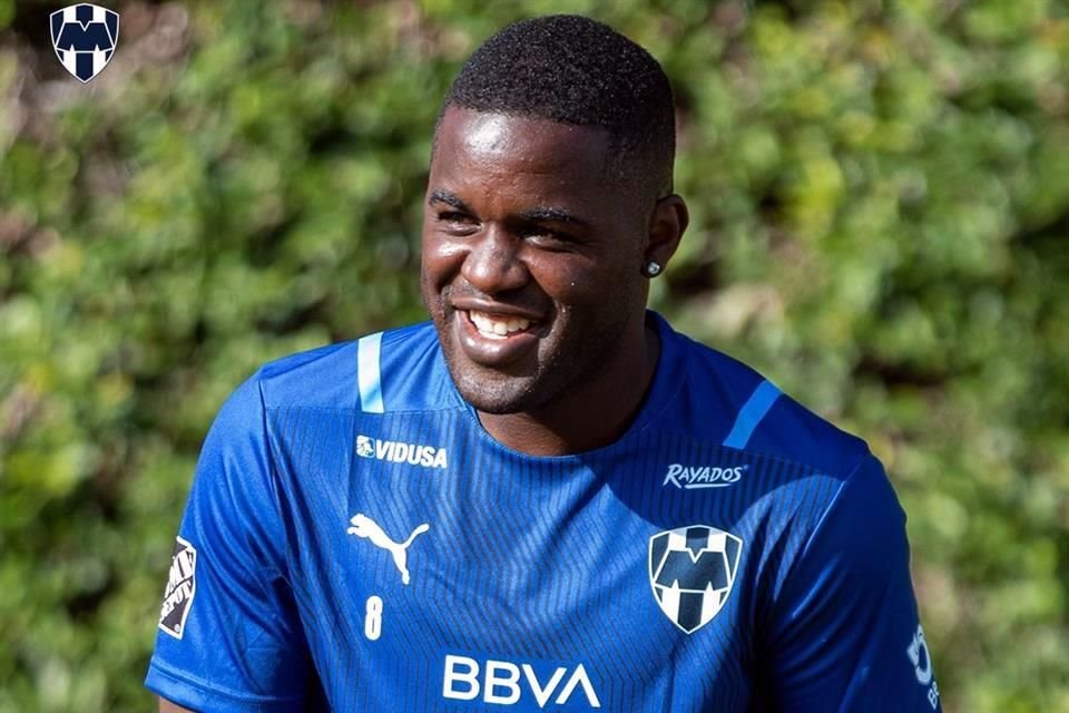 Joel Campbell acompañaría en el ataque a Duván Vergara y Vincent Janssen.