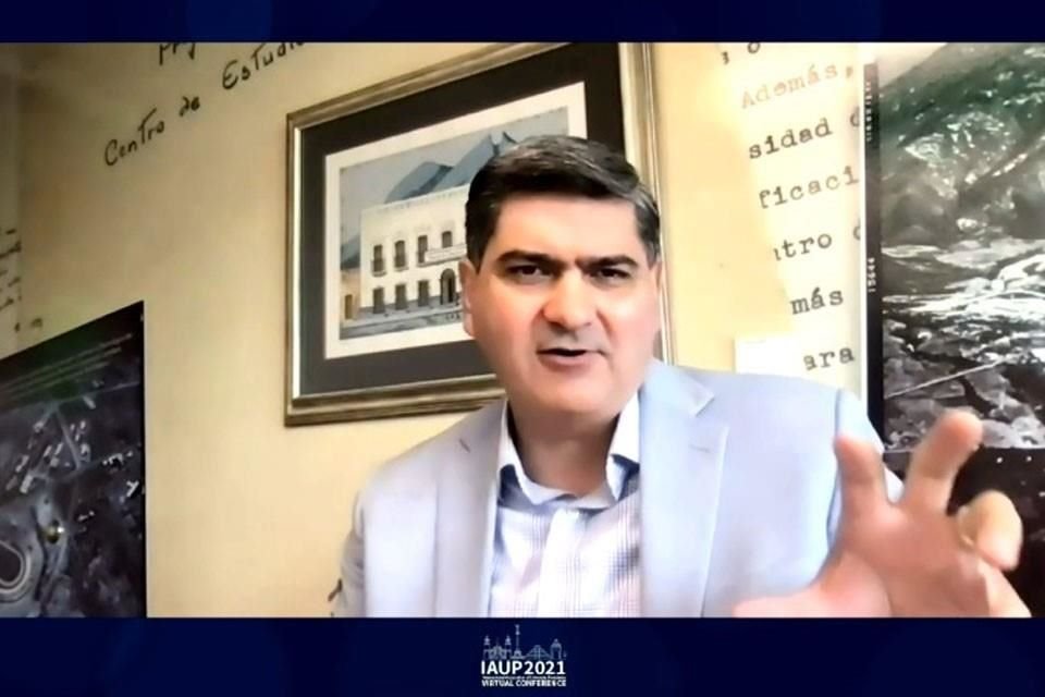 La universidad migrará a la 'multiversidad', un modelo que ofrece distintas formas de aprendizaje, destaca David Garza, Rector del Tec.