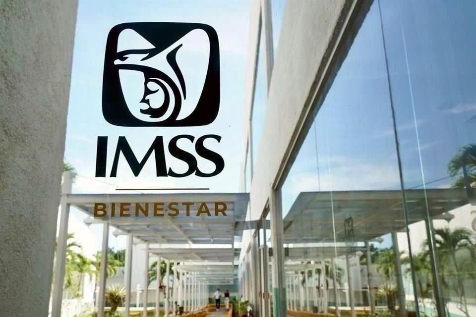 Trabajadores del hospital de IMSS Bienestar en Villa Unión, Mazatlán, denunciaron que fueron sometidos por hombres armados.