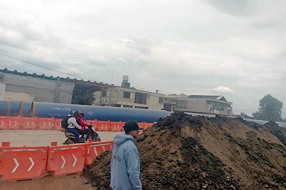 Funcionarios avisaron a vecinos del Municipio de Tultepec que el Ejército Mexicano alista tomar las obras de ampliación del Tren Suburbano.