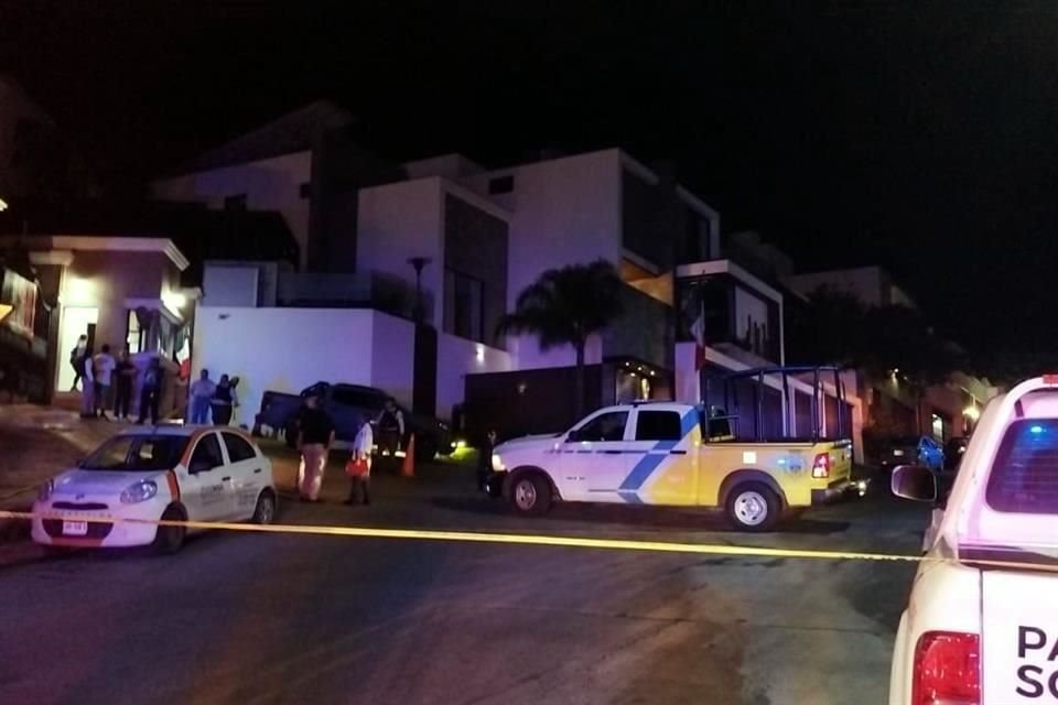 Los hechos fueron reportados afuera de una ubicada sobre la calle Sendero de la Colina, en la Colonia Colinas Residencial.