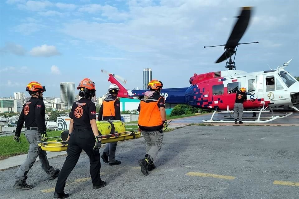 Por la gravedad de sus lesiones, el niño fue trasladado vía aérea de Montemorelos a Monterrey.