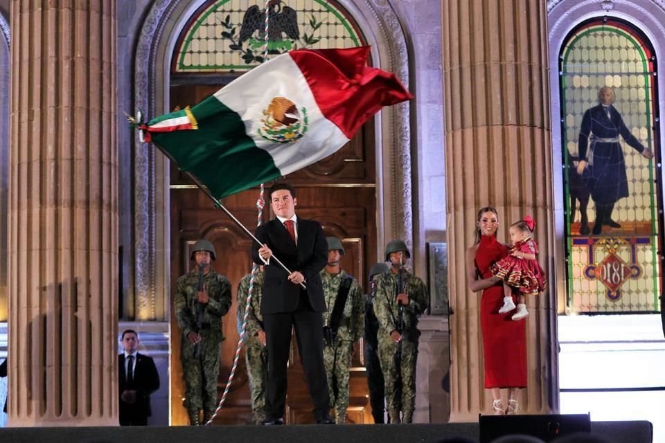 Samuel García dio el Grito sin representantes del Poder Legislativo y Judicial.