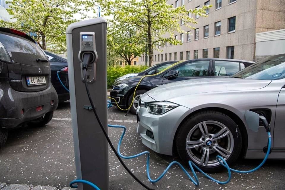 Más del 90% del disprosio refinado proviene de China y se utiliza en imanes que alimentan desde equipos médicos hasta motores de vehículos eléctricos. 
