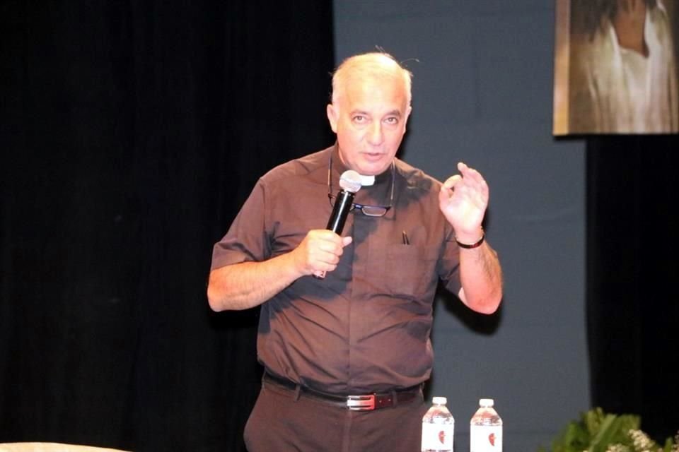 Padre Ángel Espinosa