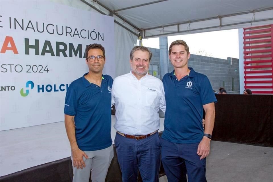 Mauricio Guerra, Ricardo Pérez (Holcim), Arturo Torres.