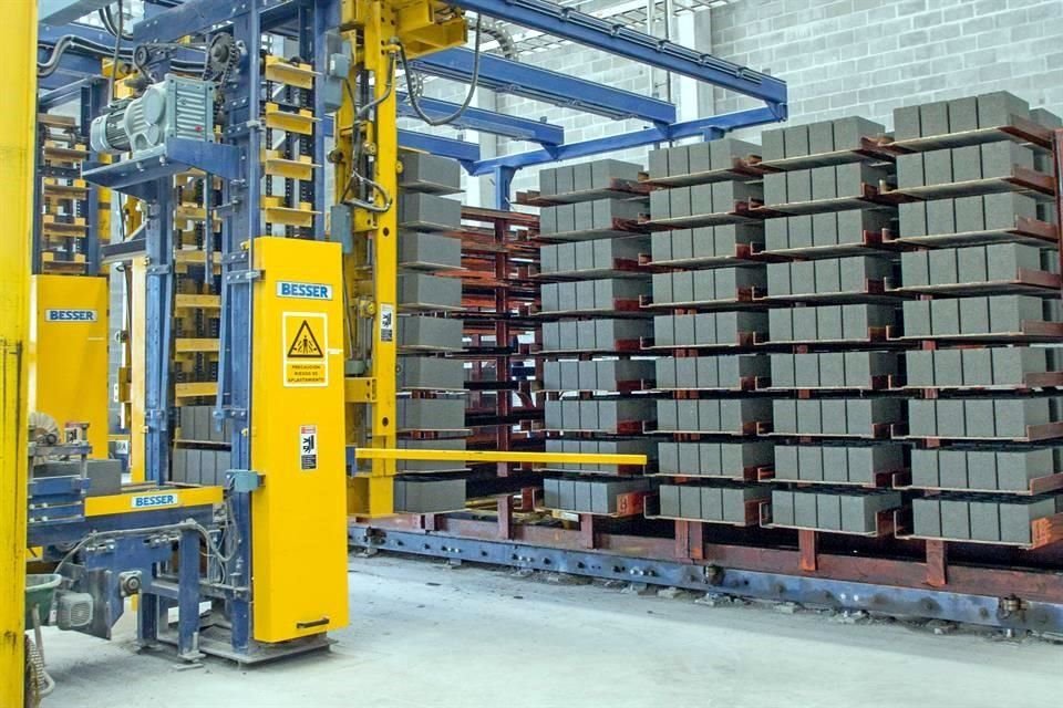 Planta de producción 100% automatizada.