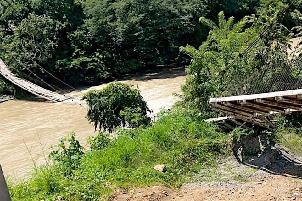 Al menos 5 poblados en la Sierra de Chiapas están incomunicados debido a que cárteles tiraron puente que los conectaba con otros municipios.