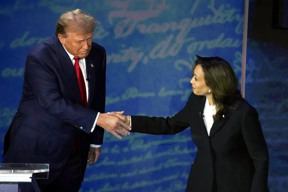 Kamala Harris y Donald Trump están empatados con 47 puntos a siete semanas de las elecciones de noviembre, de acuerdo con nuevas encuestas.