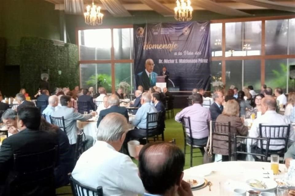 El evento realizado en el Salón Las Lomas, en Morones Prieto, reunió a más de 150 personas que acudieron a recordar a su amigo y maestro.