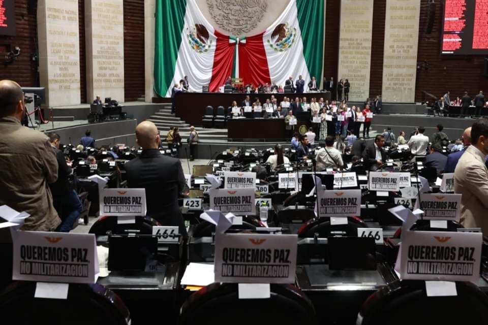 Diputados sesionan en San Lázaro para discutir la reforma que traslada la Guardia Nacional a la Sedena.