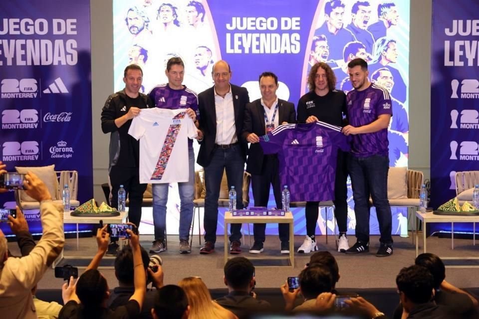 Carles Puyol, Alessandro del Piero, Guillermo Franco y Jorge Torres Nilo fueron las leyendas que atendieron hoy a la prensa.