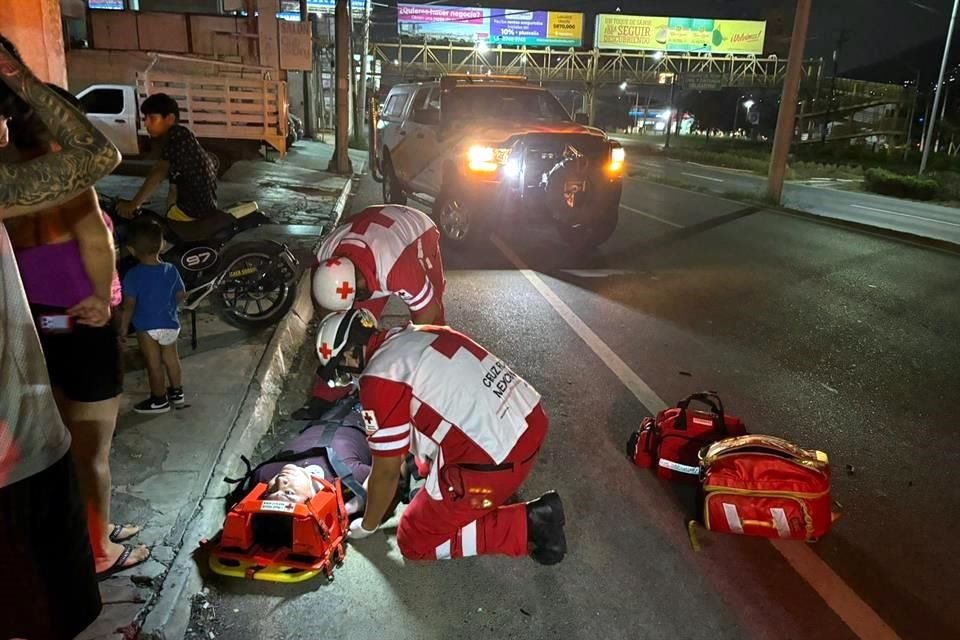 El primer percance se registró poco antes de la medianoche en el cruce de la Avenida Garza Sada y la calle Paseo San Francisco