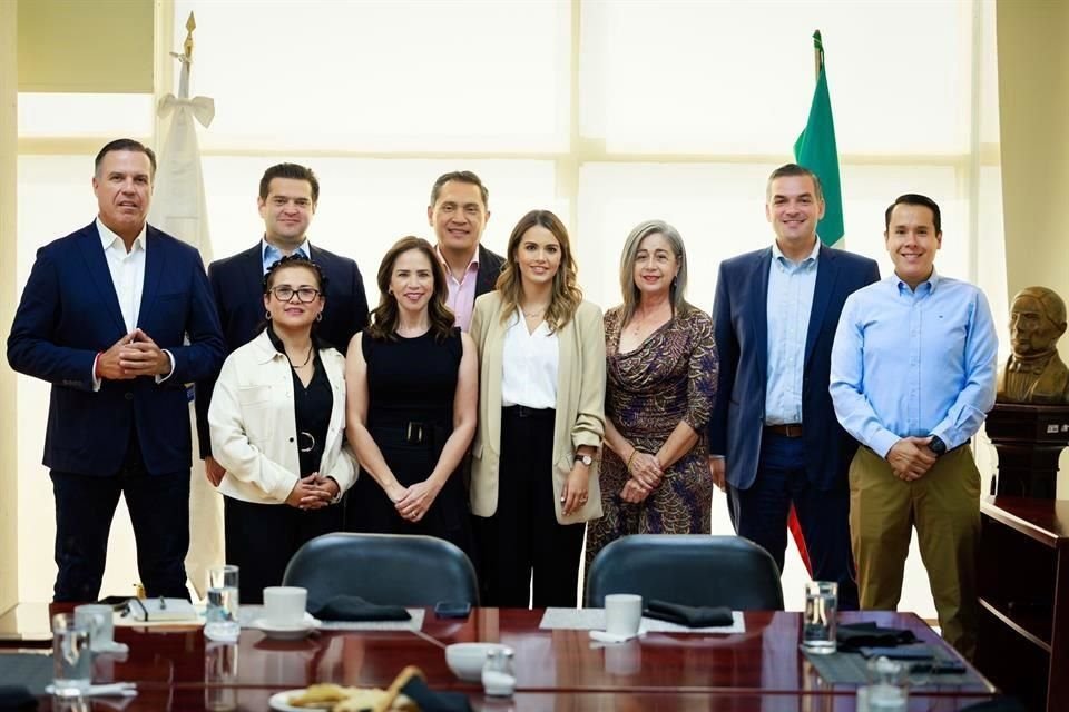 Entre en la reunión estuvieron Francisco Cienfuegos, Ivonne Álvarez, Andrés Cantú, Daniel Carrillo, Nancy Olguín, Juan Carlos Ruiz, Mauro Guerra y María Dolores Leal.