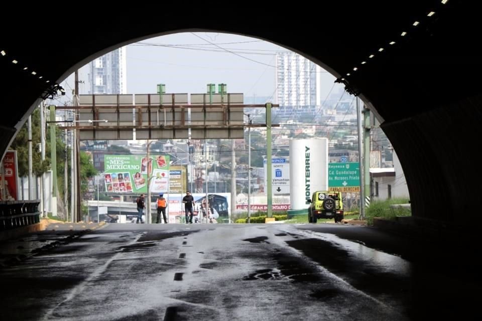 Protección Civil del Estado acudió al Túnel sólo a tomar imágenes con dron.